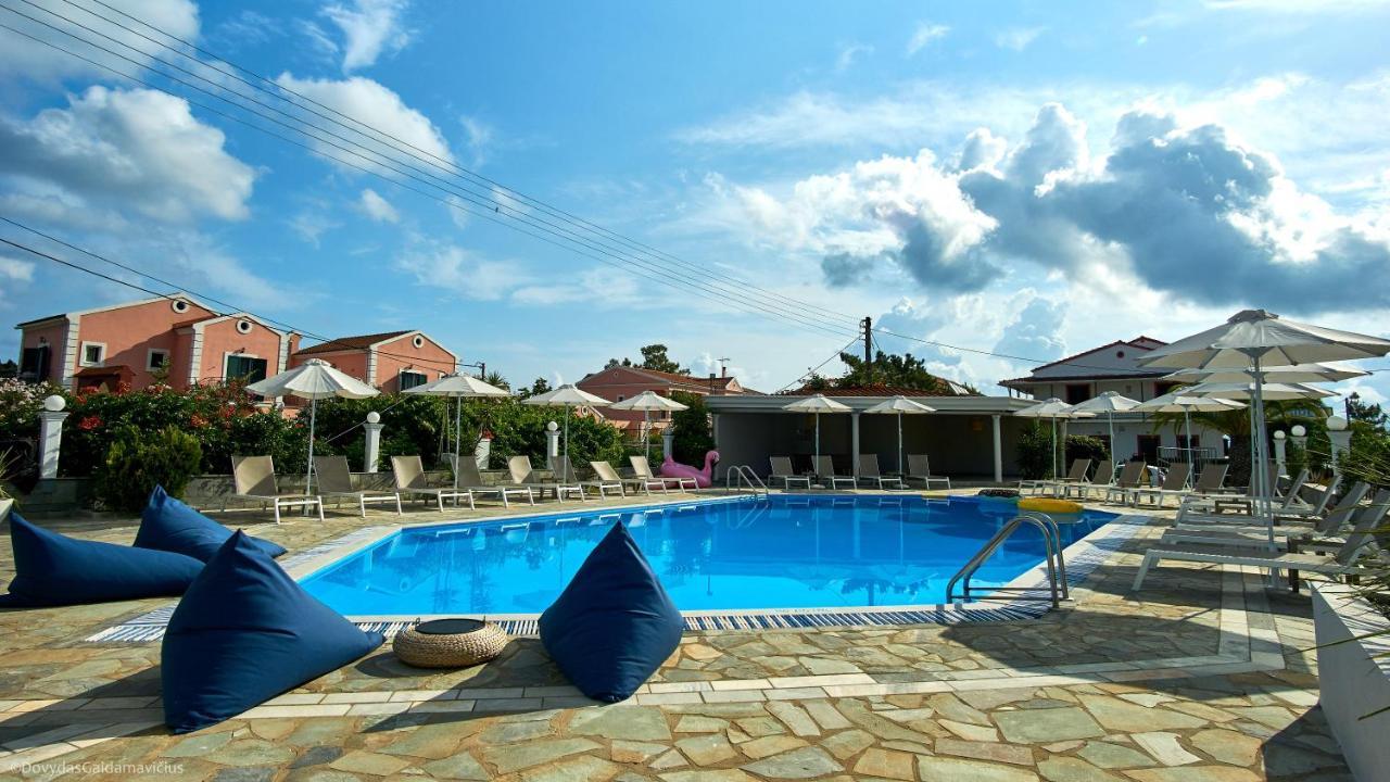 Seaside Suites Kavos Bagian luar foto