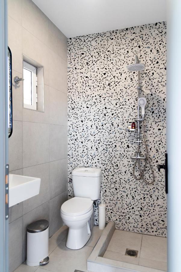 Seaside Suites Kavos Bagian luar foto