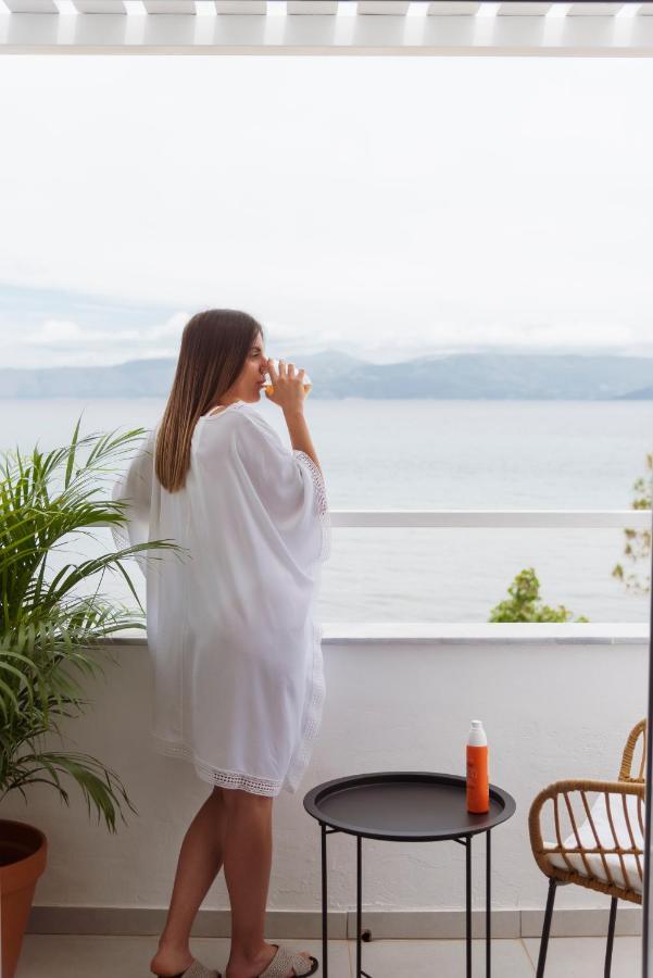 Seaside Suites Kavos Bagian luar foto