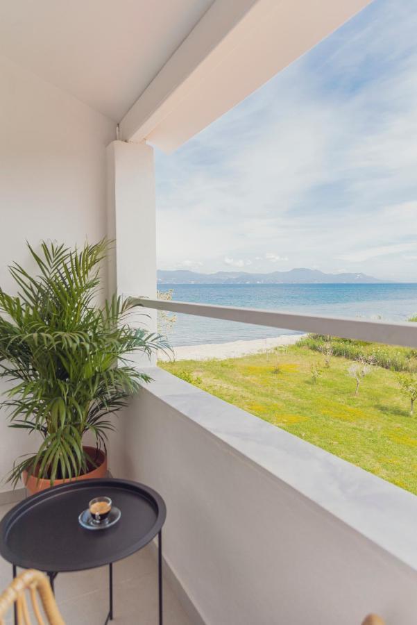 Seaside Suites Kavos Bagian luar foto